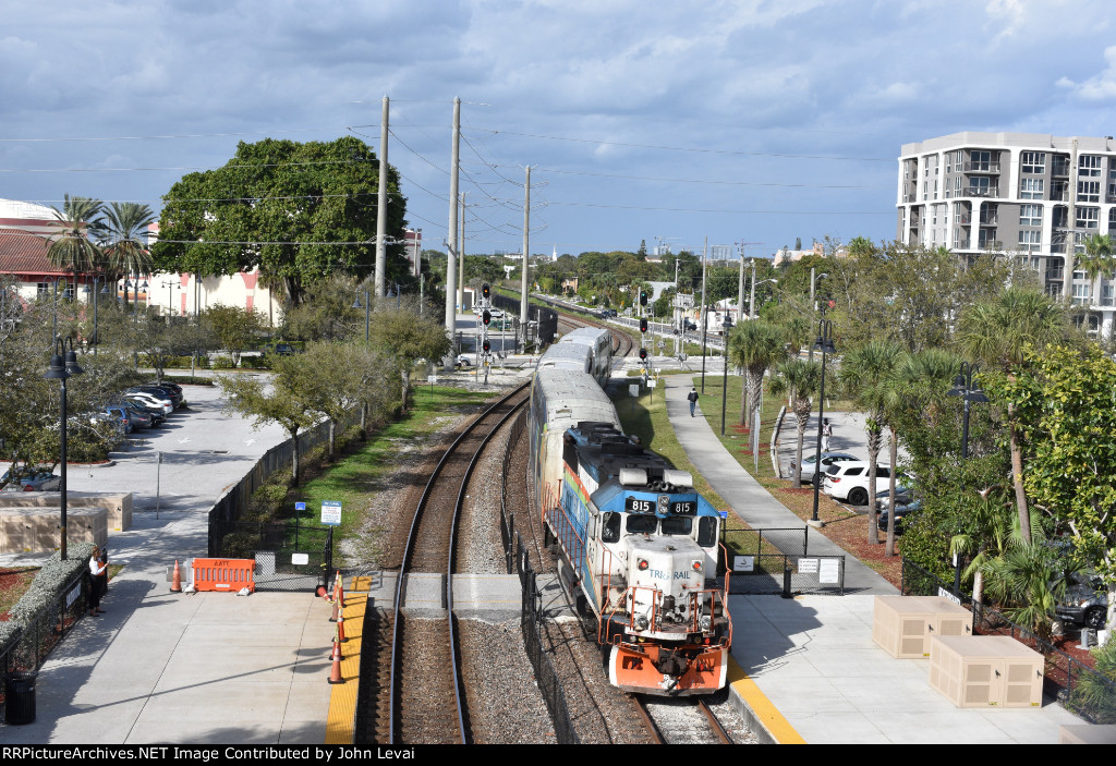 Tri-Rail Train # P676 heading away from WPB Station on the Ex-SAL 